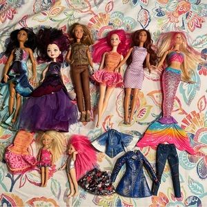 Barbie lot with dolls, mini dolls and clothes